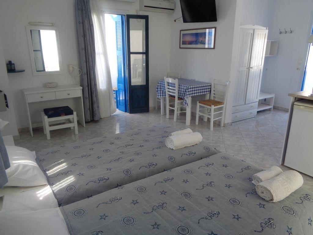 Blue And White Studios & Apartments Lefkos  Exterior foto